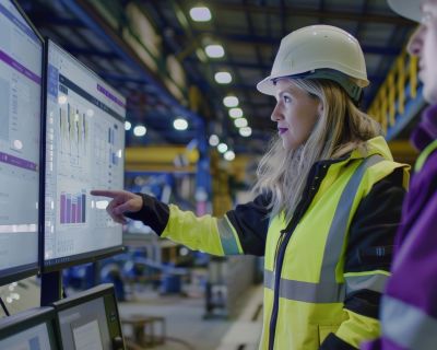 portrait-engineer-job-site-work-hours